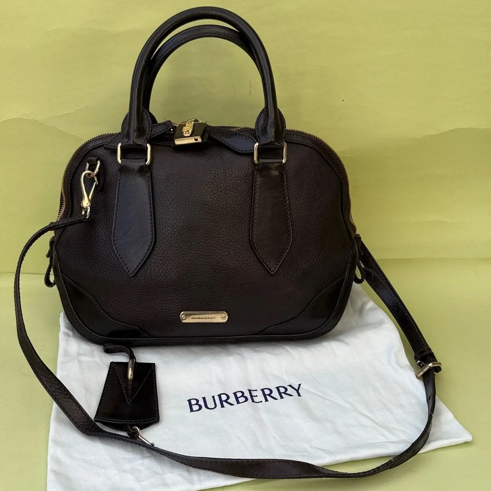 Vintage dark brown/gold Burberry calfskin leather boiling bag with lock and key
